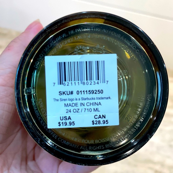 NWT STARBUCKS 2024 Holiday Gold Metallic Quilt 24oz Venti Cold Cup - Picture 6 of 8